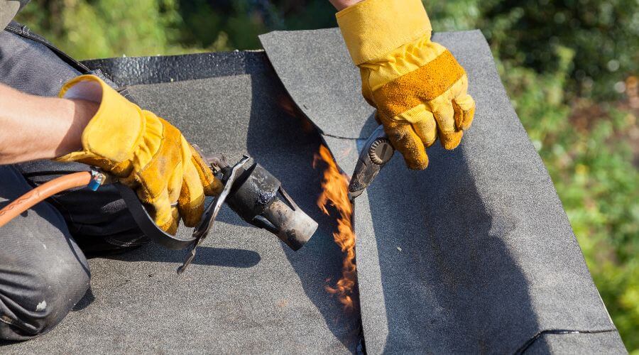 Professional gutter cleaning in Hooper, NE